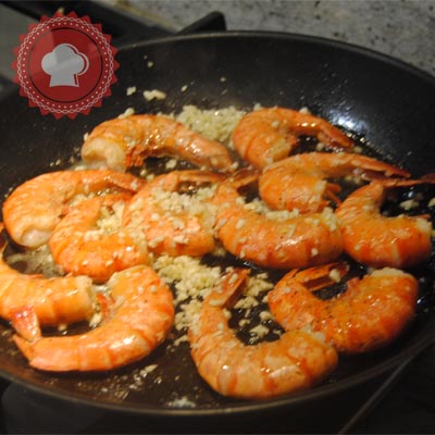 recette en images de pâtes aux gambas et à la crème d'ail