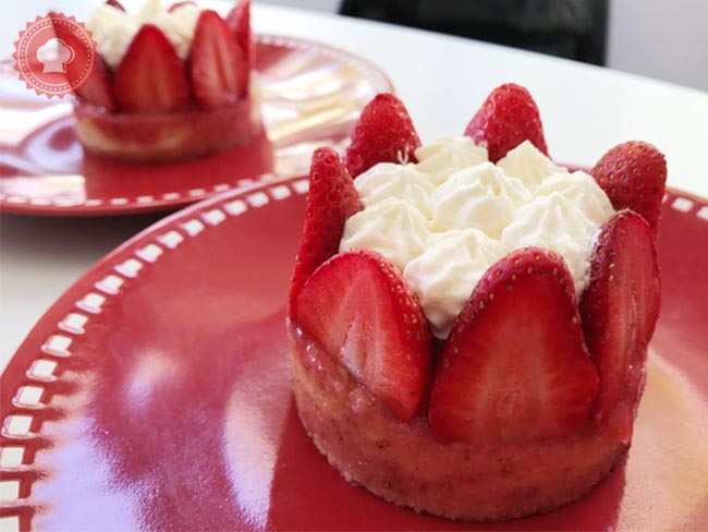 Essayez cette succulente recette de tiramisu aux fraises avec sa bonne génoise inspirée d'une recette de Philippe Conticini.