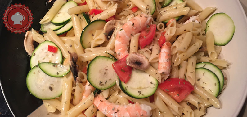 recette de salade de pâtes aux courgettes et crevettes