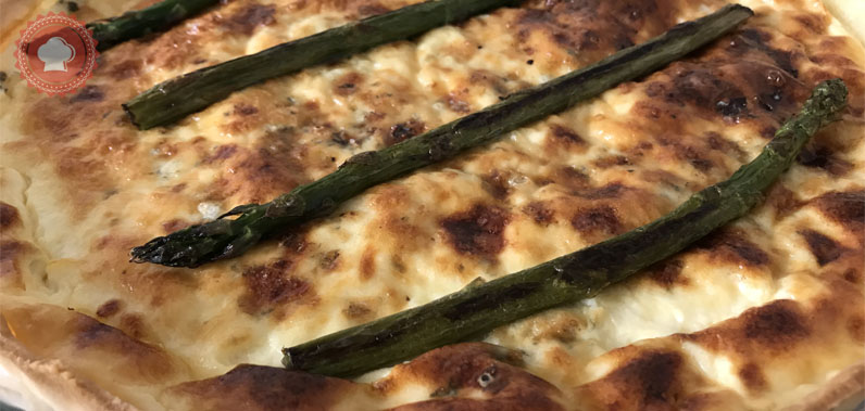 recette en image de quiche au Roquefort, Gouda et asperges